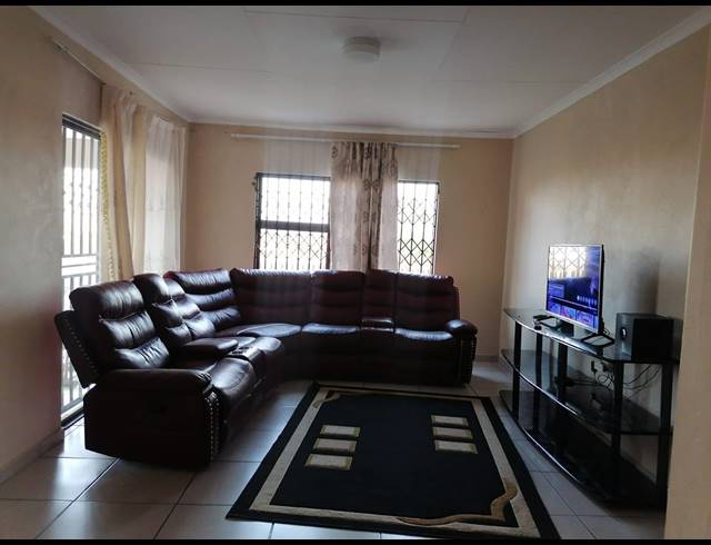 3 BEDROOM HOUSE FOR SALE IN JAMESON PARK